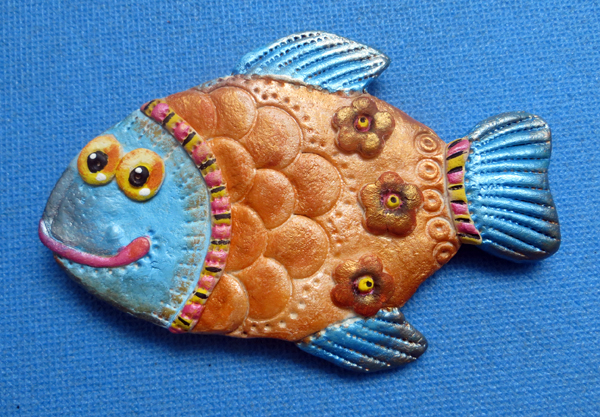 Розфарбована акрилом рибка